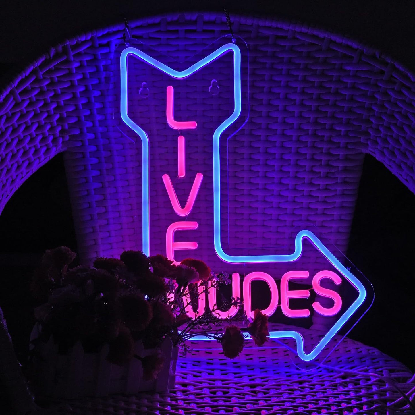 High-Quality Bar Nudes: Live Nudes Neon Sign for an Exciting Ambience